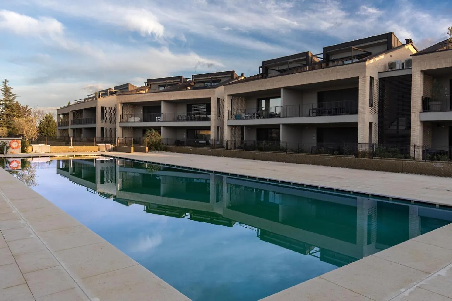 בית נופש פסקיארה דל גארדה Prestige Garda Home - Borgo Secolo