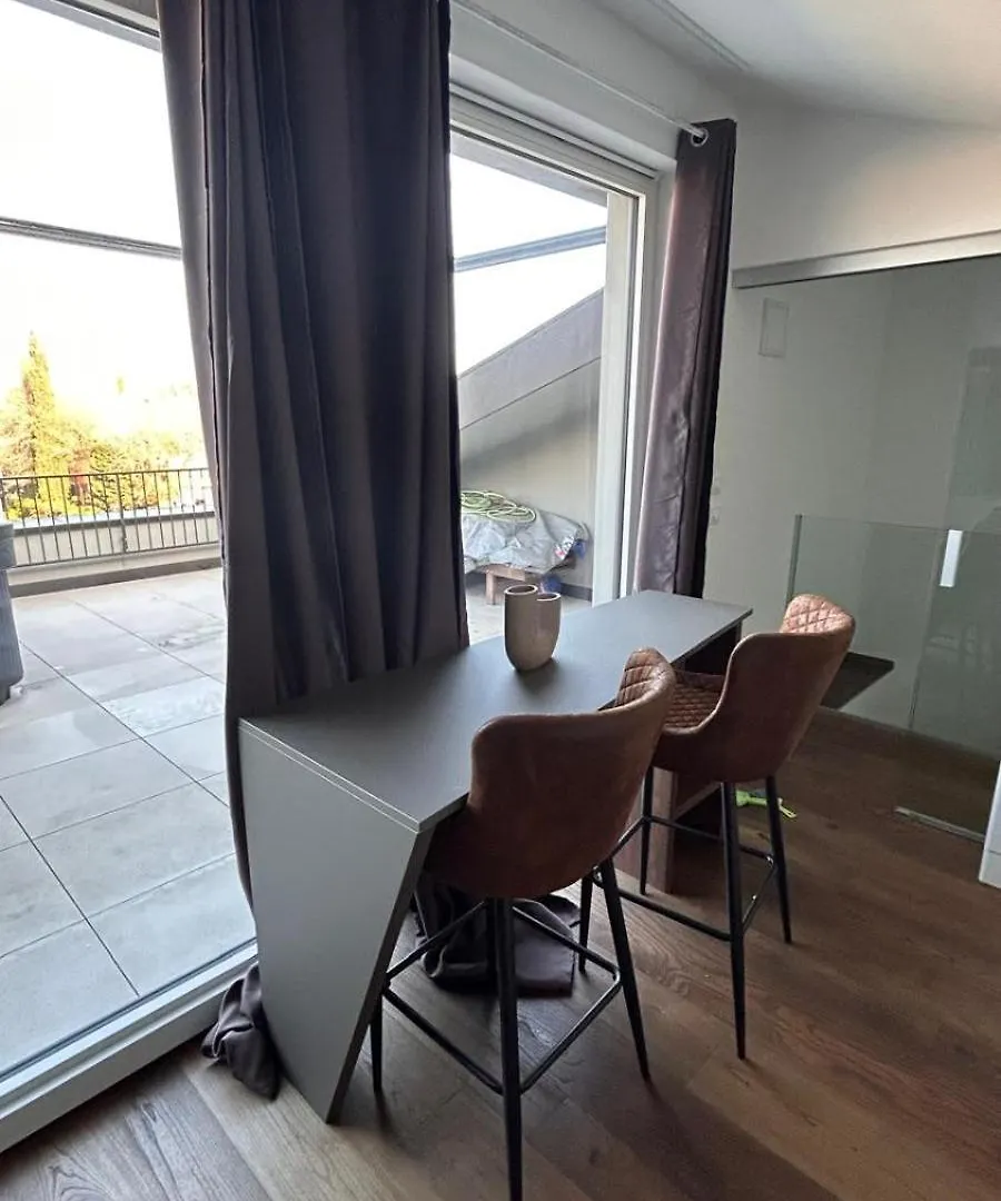 בית נופש פסקיארה דל גארדה Prestige Garda Home - Borgo Secolo
